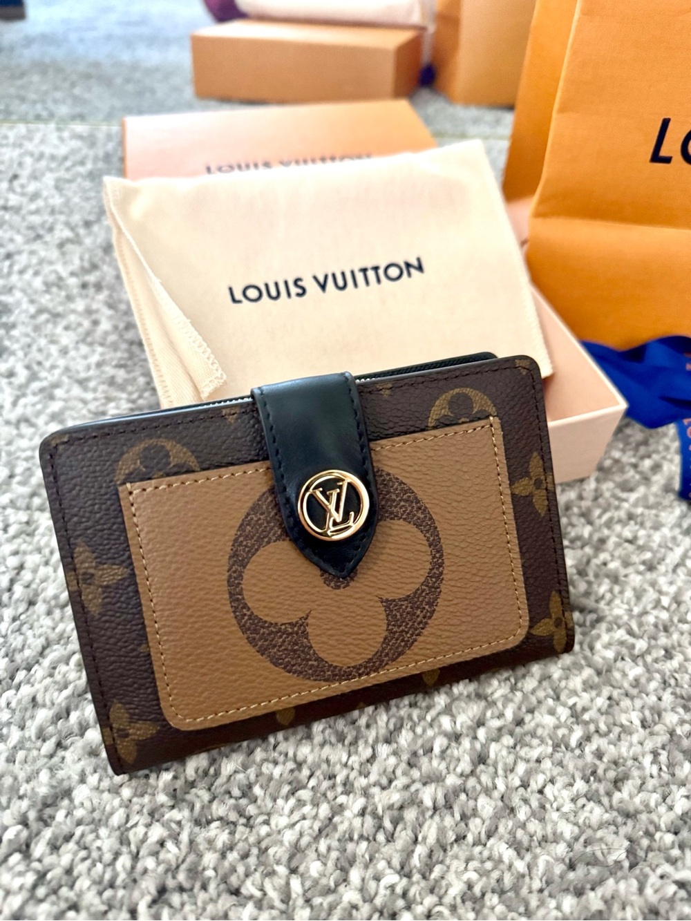 Louis Vuitton Juliette Wallet in Reverse Monogram